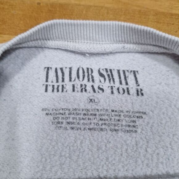Taylor Swift The Eras Tour White Sweatshirt Size Xl As‎ Is Spots - Picture 7 of 11